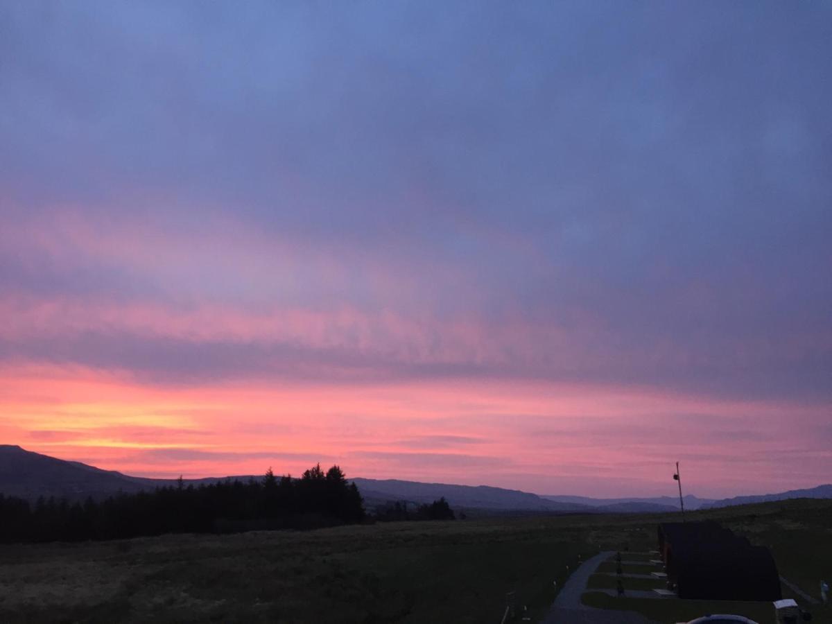 Skeabost View Pods Skye Villa พอทรี ภายนอก รูปภาพ